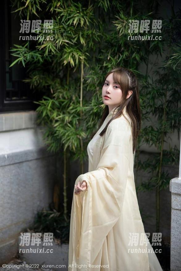秀人网 - Suki_baby给你的全套毛衣图包，煮茶的同时，可以顺便做个瑜伽！