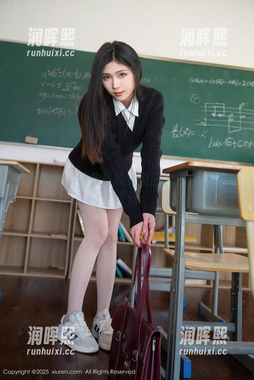 秀人网-蓝夏 秀人网 - 探访蓝夏的女友图包-作品满满的灵动