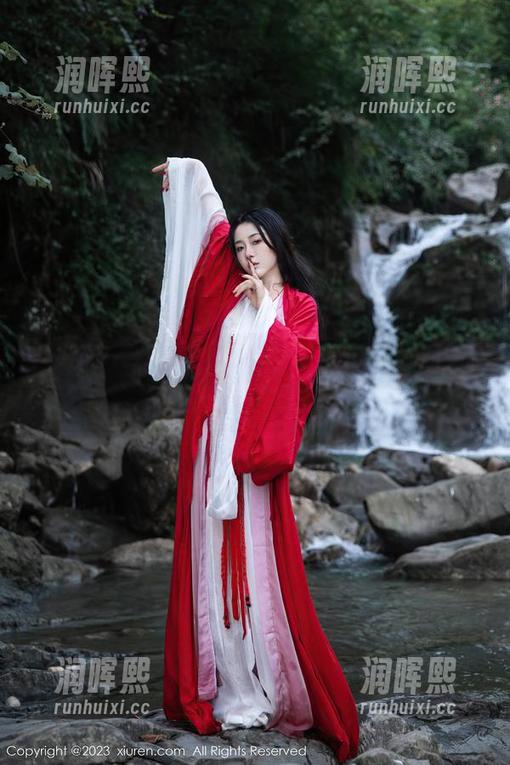 秀人网-蜜桃cc 秀人网 - 点开蜜桃cc女孩的图包,纯真迷人的小心思满满!