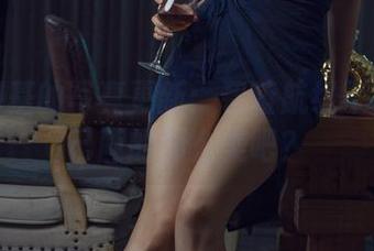 秋和柯基的写真更新：碧蓝航线不如我自己画的那么美吧？