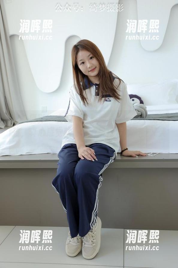 绮梦摄影-安吉拉 绮梦摄影 - 安吉拉高清图片:光影下的女孩,真心感觉就像是云端漫步,懒散又美好。