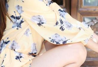 美媛馆 – 于大乔的短裙照片，大概是风直接打到爱了吧…