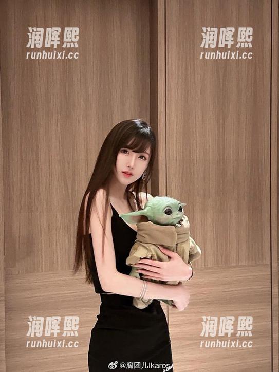 腐团儿Ikaros 腐团儿Ikaros和她的长腿,怎能忘记这波经典写真资源?