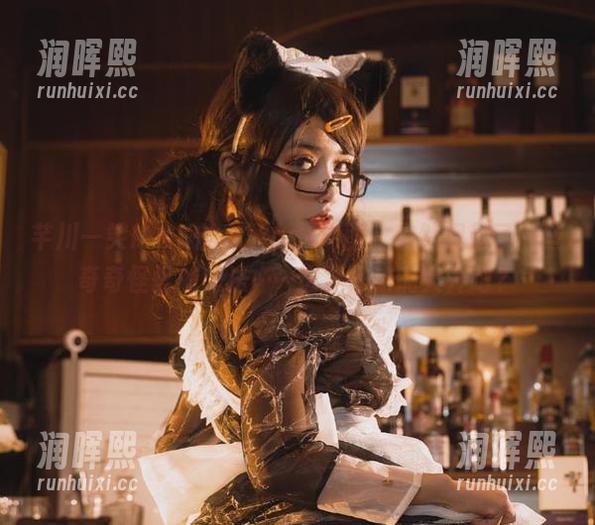 芊川一笑MNK 芊川一笑MNK的肉丝cos原图,突然想起了一些奇奇怪怪的想法……这才是脑洞大开吧?