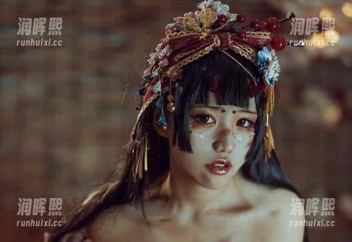 芊川一笑MNK 黒白相间美学:芊川一笑MNK的2B黑花嫁cos画风和我的购物车有啥关系?