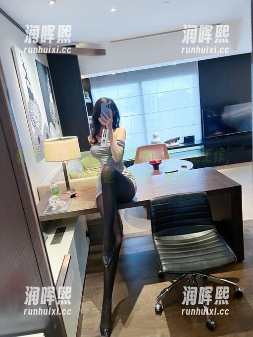 葛征 微密圈 - 葛征办公室图集:这不是工作,这完全是‘表现’精选