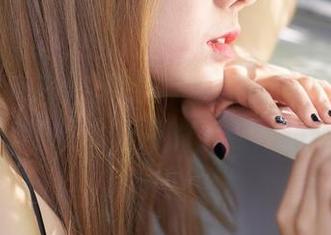 蜜桃社 – E杯奶茶的这组美图，明显把我带回了某个经典剧情的槽点，瞬间沉浸！