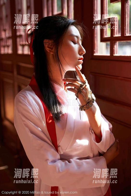 蜜桃社-吴凯莉Kelly 蜜桃社 - 高清版吴凯莉Kelly体操服,不愧是让人眼前一亮的美丽挑战!