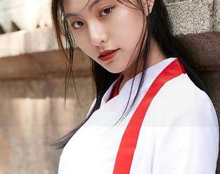蜜桃社 – 连体衣秀，快来围观美绪如何穿出新花样！