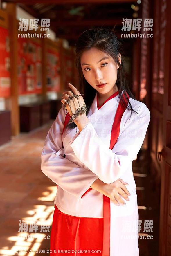 蜜桃社-雪梨sherry 蜜桃社 - 战斗力满格的雪梨sherry姐姐,图包里的福利绝对超乎你的想象!