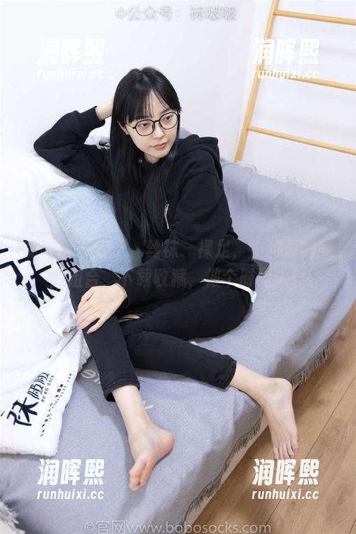 袜啵啵-小甜豆 袜啵啵 - 鞋子、丝袜、裸足,小甜豆的美图组合,下载收藏,做个时尚人!