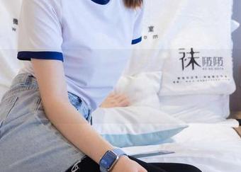 袜啵啵 – 从容不迫地欣赏熊熊的蓝色短棉袜私房合集，踩脏也别有风味