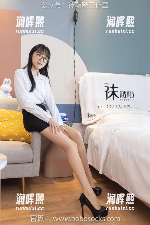袜啵啵-糯米 袜啵啵 - 糯米在线:双马尾写真,这明明是二次元的召唤吧!
