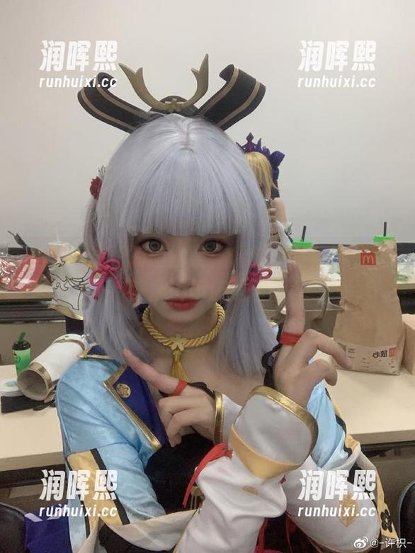 许枳 拍吧:许枳的瑜伽照,偶尔想想和她一样舒展…但还是困。