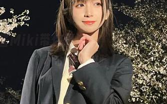 贝儿酱Miki带你逛浴室，这可是真实，无PS的浴滋味！