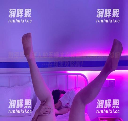 微密圈 - 迷人的五姨太在校服的美图边缘徘徊…在线求攻略啊！