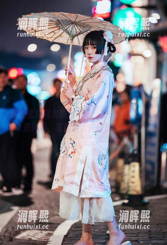 阿包也是兔娘 制服里的阿包也是兔娘,原图直击我的审美神经,有时候太直白也不太妙?