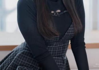 瑜伽课上的霜月shimo：摄影师快停下，我好像扭伤了原图无责任提供！