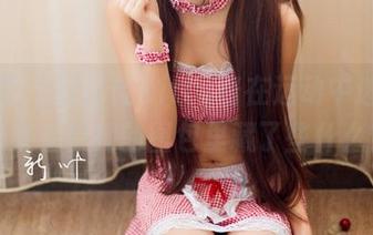 青豆客 – 施忆佳Kitty酱在运动中迷失，快来看看她的图包里藏了些什么？