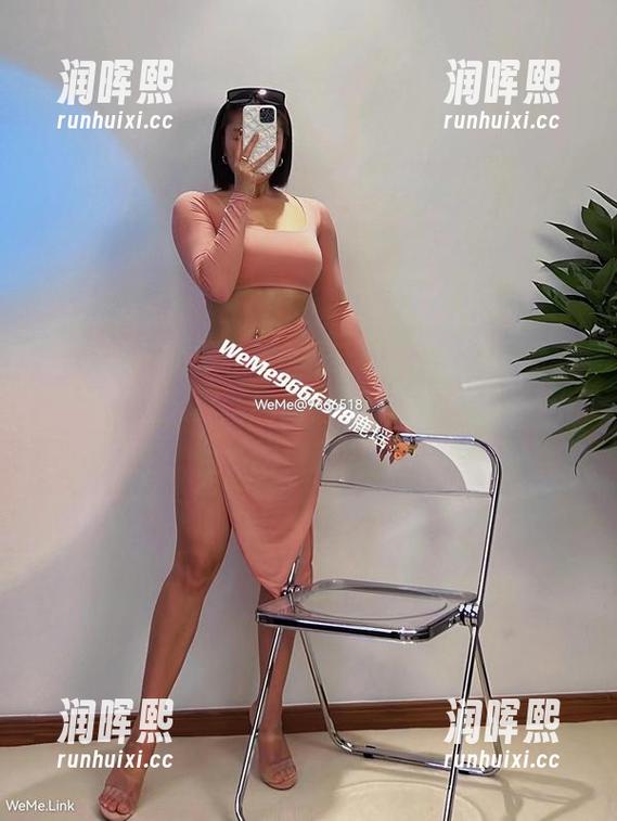 鹿瑶 微密圈 - 不得不说,鹿瑶穿个体操服确实有一套,这更新的图片真是让人泛起了小小的涟漪……