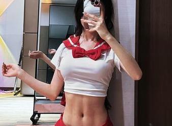微密圈 – 节日的视角，黎允熙baby用图包颠覆你我的审美。