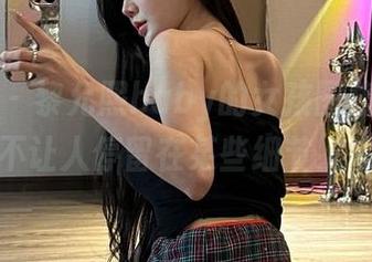 微密圈 – 黎允熙baby的女孩图集，怎么能不让人停留在某些细节上呢？